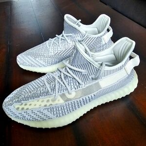 Yeezy Boost 350 V2